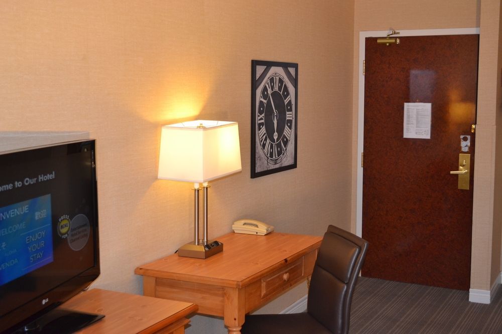 Quality Inn & Suites Oakville Exterior foto