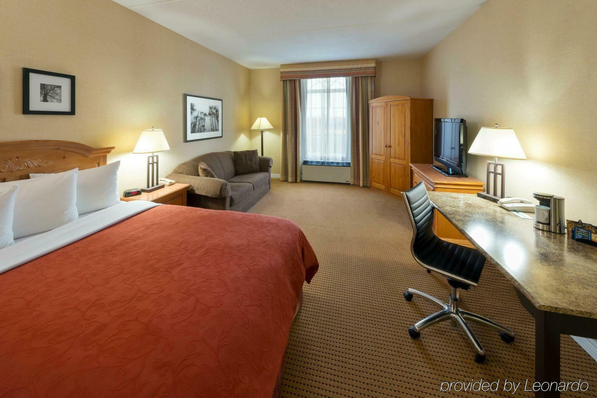 Quality Inn & Suites Oakville Exterior foto